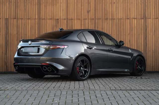 Alfa Romeo Giulia (2024) thumbnail 4