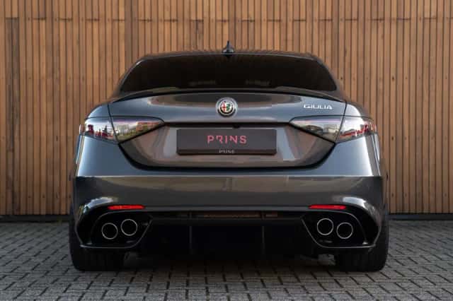 Alfa Romeo Giulia (2024) thumbnail 5