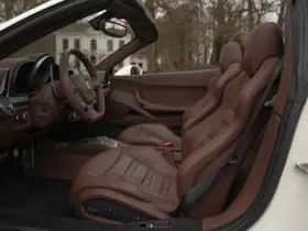 Ferrari 458 (2013) thumbnail 8