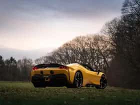 Ferrari SF90 Spider (2023) thumbnail 2