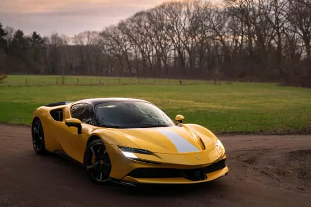 Ferrari SF90 Spider (2023) thumbnail 4