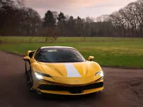 Ferrari SF90 Spider (2023) thumbnail 38