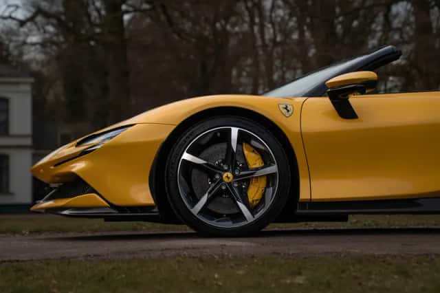 Ferrari SF90 Spider (2023) thumbnail 44