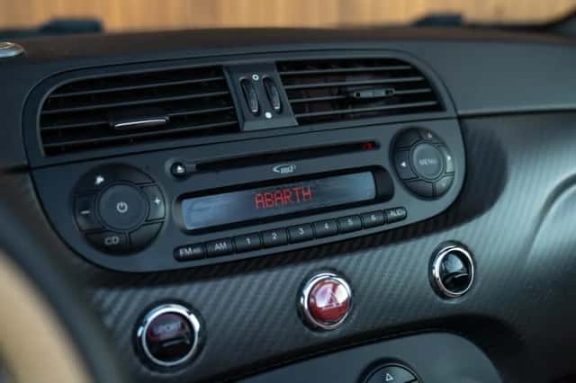 Abarth 695 (2012) thumbnail 34