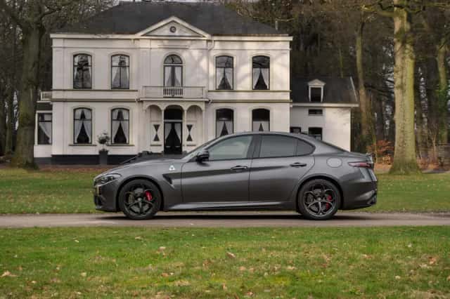 Alfa Romeo Giulia (2024) thumbnail 1