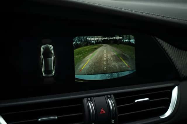 Alfa Romeo Giulia (2024) thumbnail 37