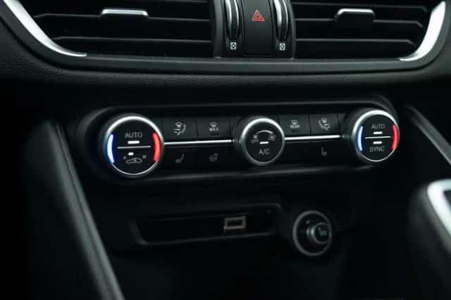 Alfa Romeo Giulia (2024) thumbnail 45