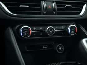 Alfa Romeo Giulia (2024) thumbnail 45