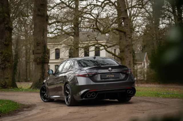 Alfa Romeo Giulia (2024) thumbnail 6