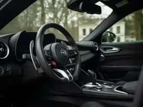 Alfa Romeo Giulia (2024) thumbnail 7