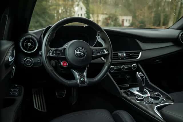 Alfa Romeo Giulia (2024) thumbnail 10