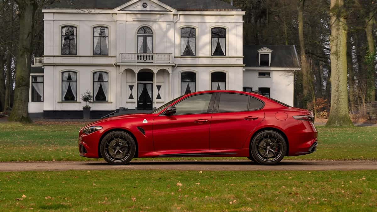 Alfa Romeo Giulia (2025) — foto 1