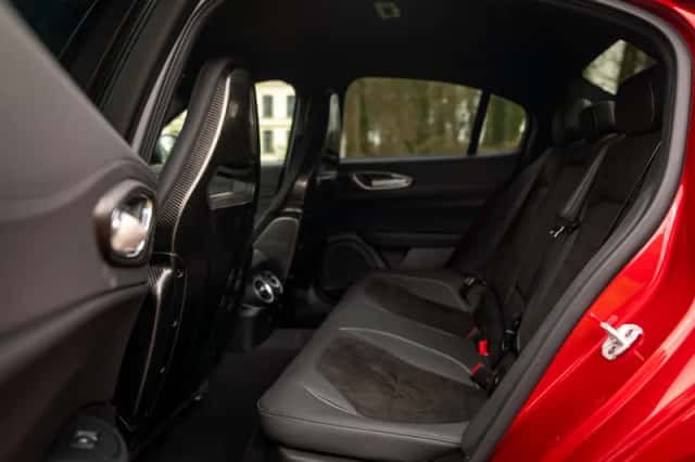 Alfa Romeo Giulia (2025) thumbnail 9