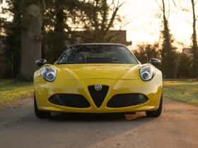 Alfa Romeo 4C (2017) thumbnail 2