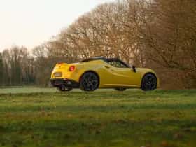 Alfa Romeo 4C (2017) thumbnail 4