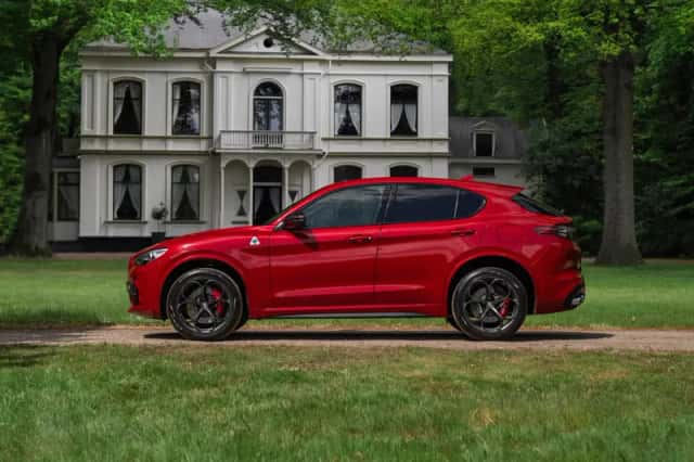 Alfa Romeo Stelvio (2021) thumbnail 1