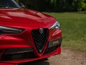 Alfa Romeo Stelvio (2021) thumbnail 18