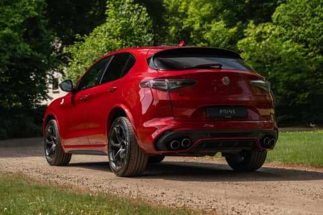 Alfa Romeo Stelvio (2021) thumbnail 4