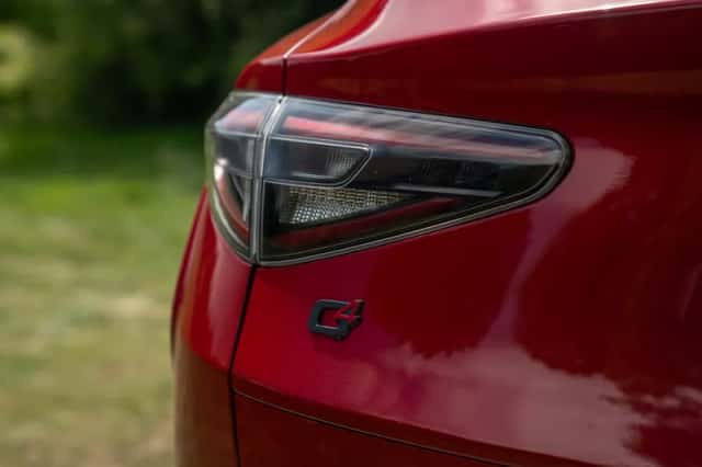 Alfa Romeo Stelvio (2021) thumbnail 32