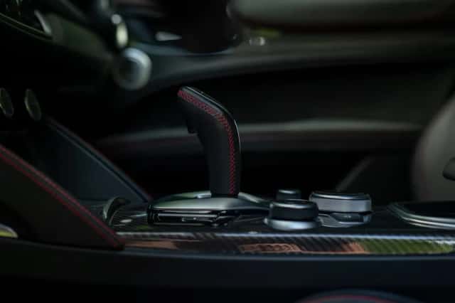 Alfa Romeo Stelvio (2021) thumbnail 36