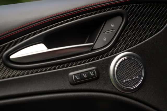 Alfa Romeo Stelvio (2021) thumbnail 40