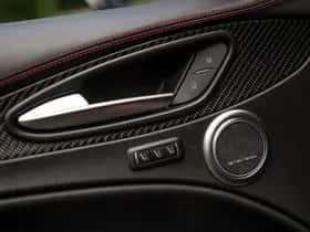 Alfa Romeo Stelvio (2021) thumbnail 40