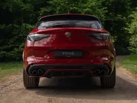Alfa Romeo Stelvio (2021) thumbnail 5
