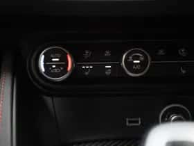Alfa Romeo Stelvio (2021) thumbnail 44