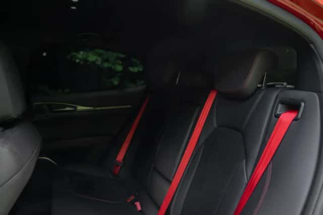 Alfa Romeo Stelvio (2021) thumbnail 9