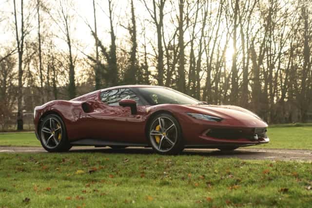 Ferrari 296 GTB (2024) thumbnail 13