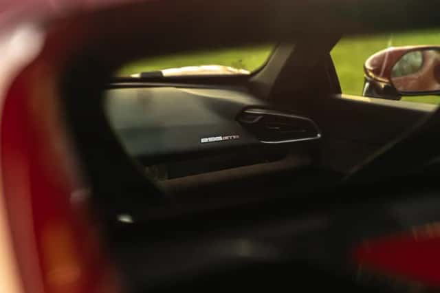 Ferrari 296 GTB (2024) thumbnail 29