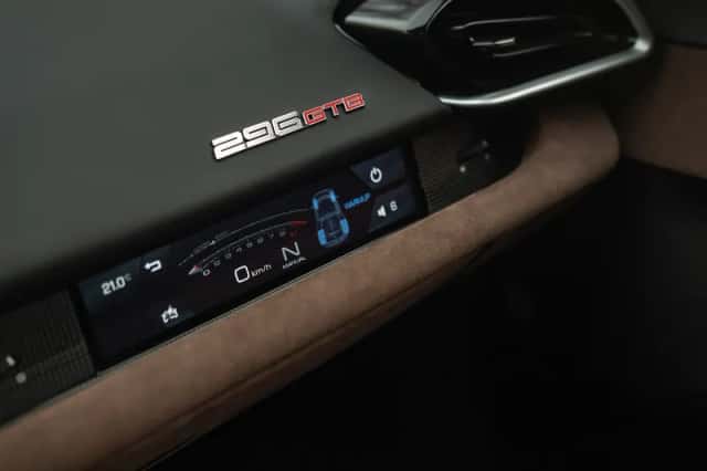Ferrari 296 GTB (2024) thumbnail 33