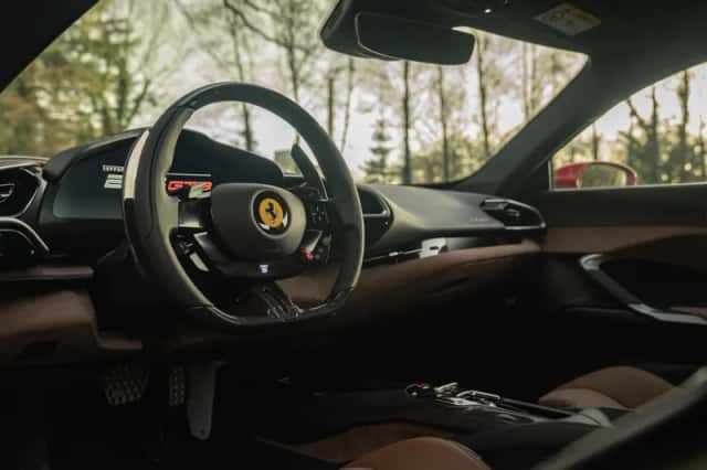 Ferrari 296 GTB (2024) thumbnail 7