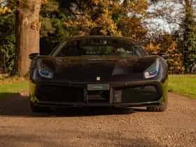Ferrari 488 (2016) thumbnail 2