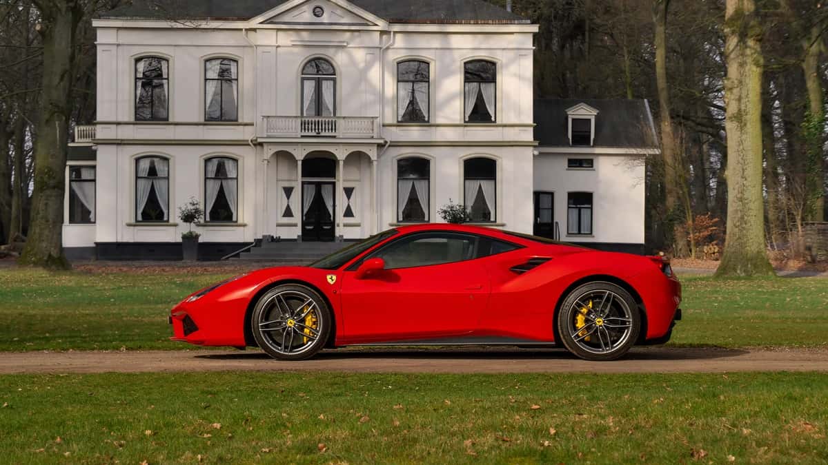 Ferrari 488 (2017) — foto 1