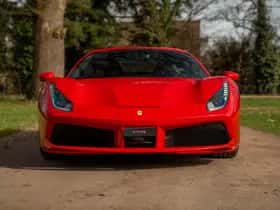 Ferrari 488 (2017) thumbnail 2
