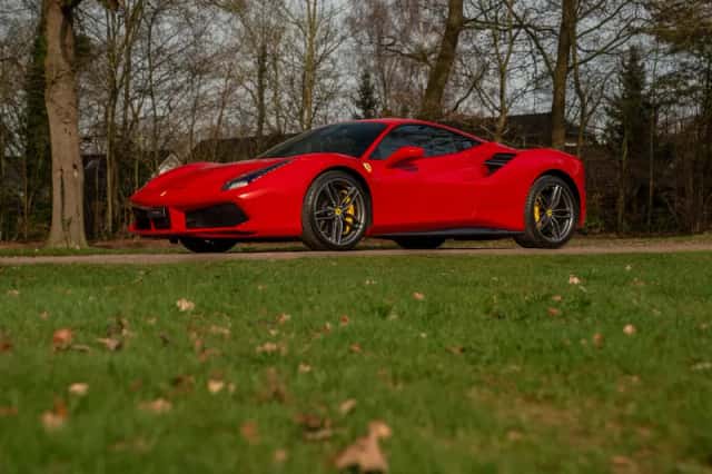 Ferrari 488 (2017) thumbnail 19