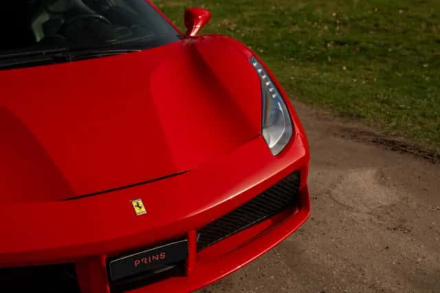 Ferrari 488 (2017) thumbnail 23