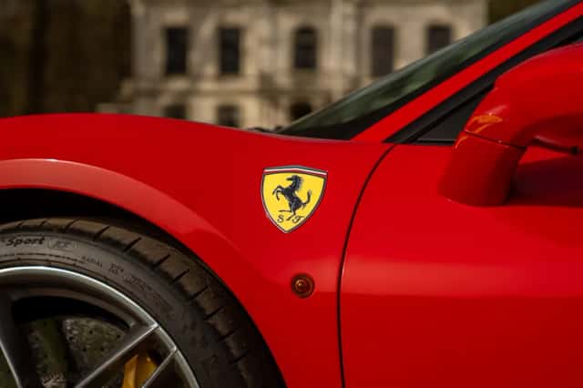Ferrari 488 (2017) thumbnail 24