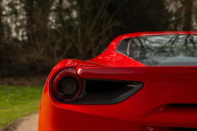 Ferrari 488 (2017) thumbnail 29