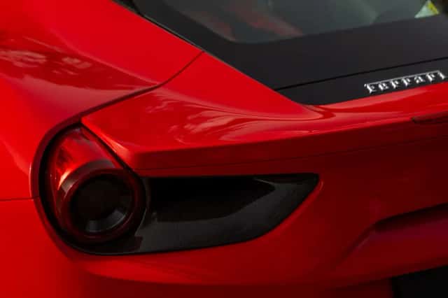 Ferrari 488 (2017) thumbnail 30