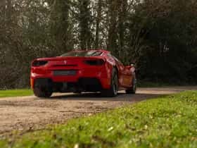 Ferrari 488 (2017) thumbnail 4