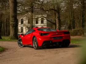 Ferrari 488 (2017) thumbnail 6