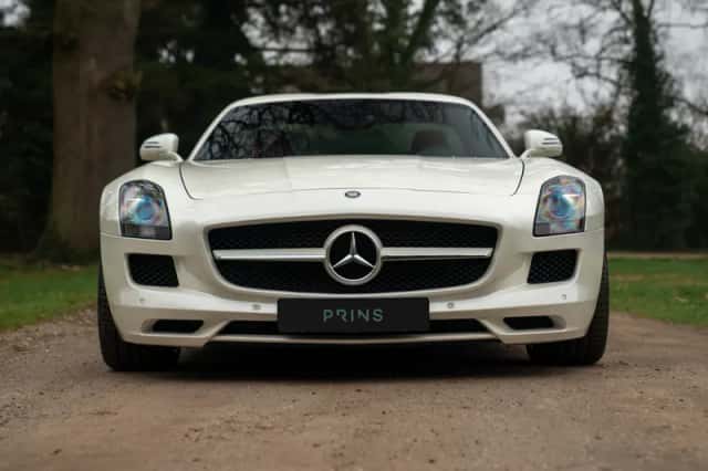 Mercedes-Benz SLS (2010) thumbnail 2