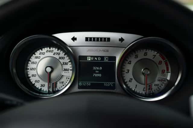 Mercedes-Benz SLS (2010) thumbnail 11