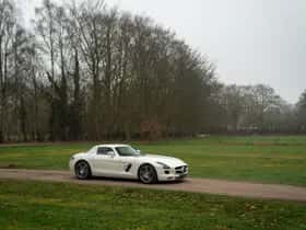 Mercedes-Benz SLS (2010) thumbnail 16