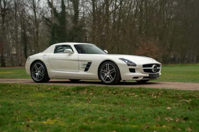 Mercedes-Benz SLS (2010) thumbnail 17