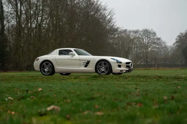 Mercedes-Benz SLS (2010) thumbnail 18