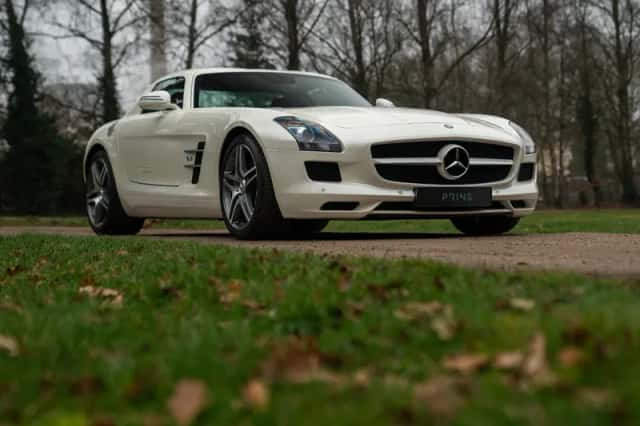 Mercedes-Benz SLS (2010) thumbnail 19