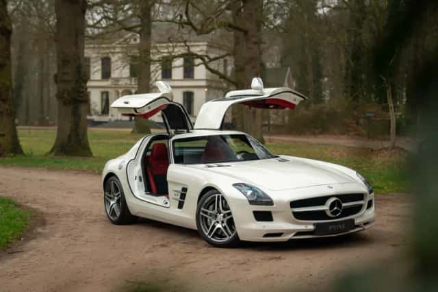 Mercedes-Benz SLS (2010) thumbnail 3